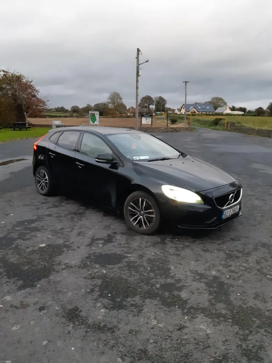 162 Volvo V40 2L - Image 4