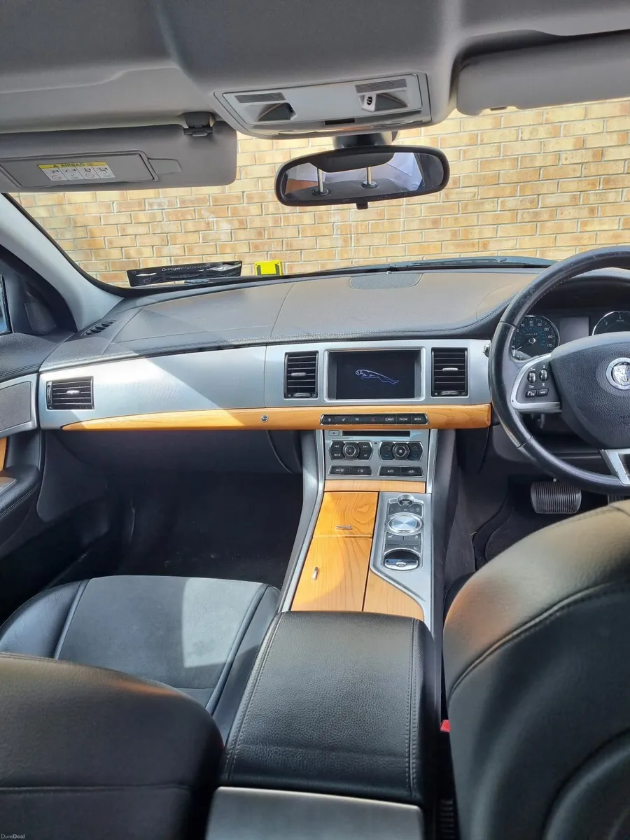 Jaguar XF 2012 - Image 4