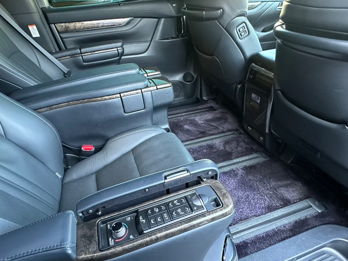 2020 Toyota Alphard executive lounge - Image 6
