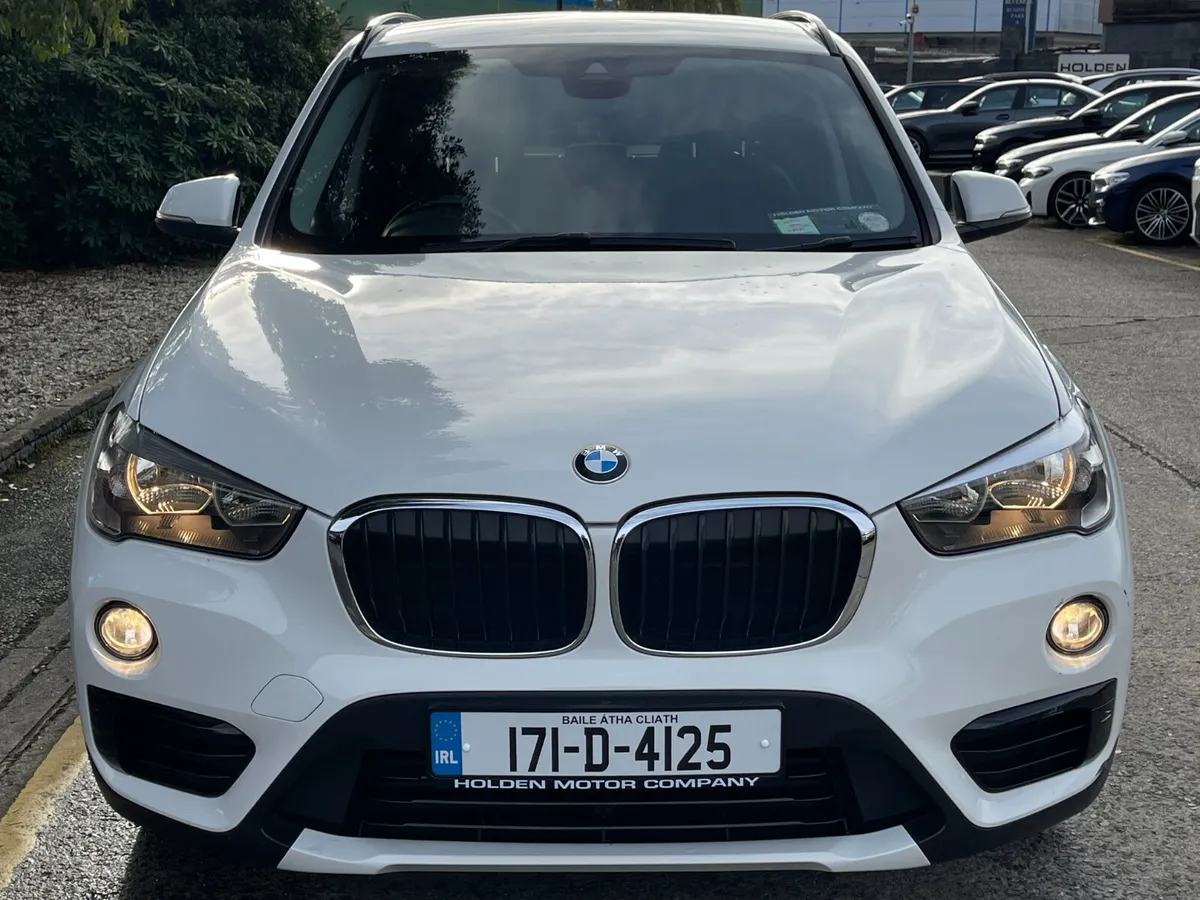 2017 BMW X1..LOW MILES..2 KEYS..LEATHER SEATS - Image 4