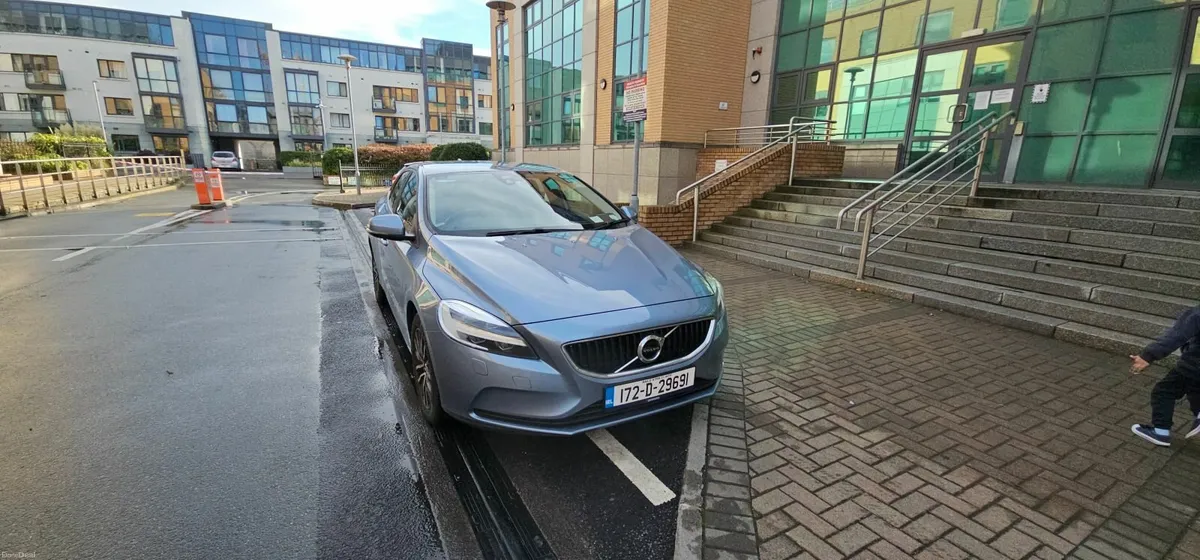 Volvo V40 D2 MOMENTUM - Image 3