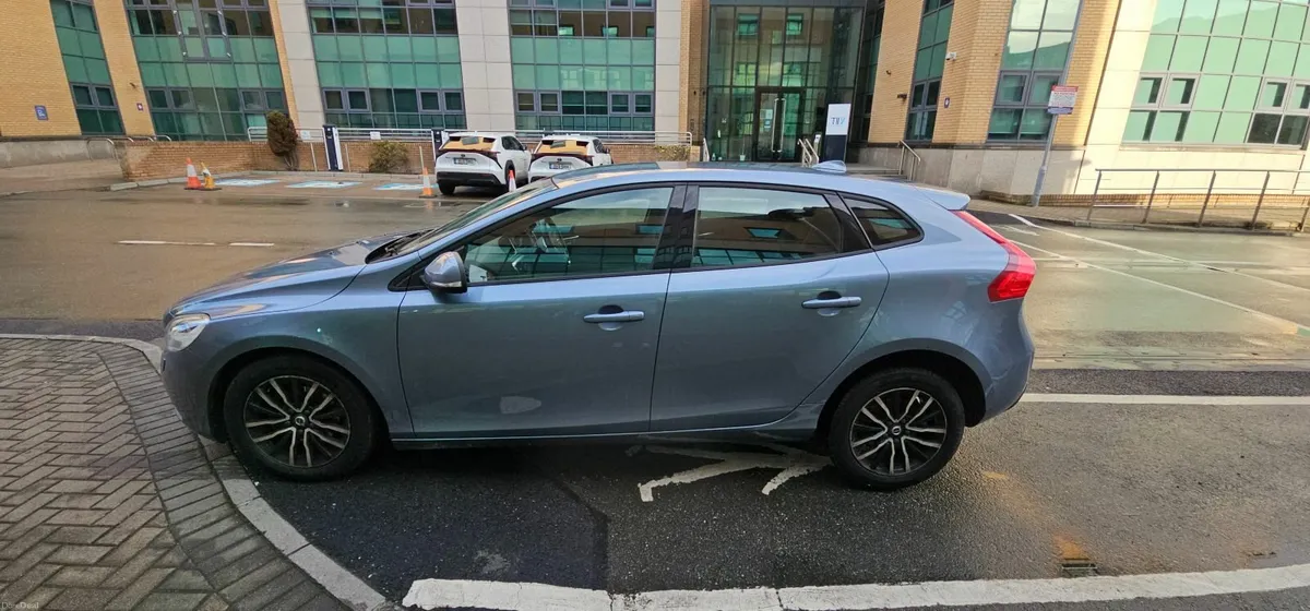 Volvo V40 D2 MOMENTUM - Image 4