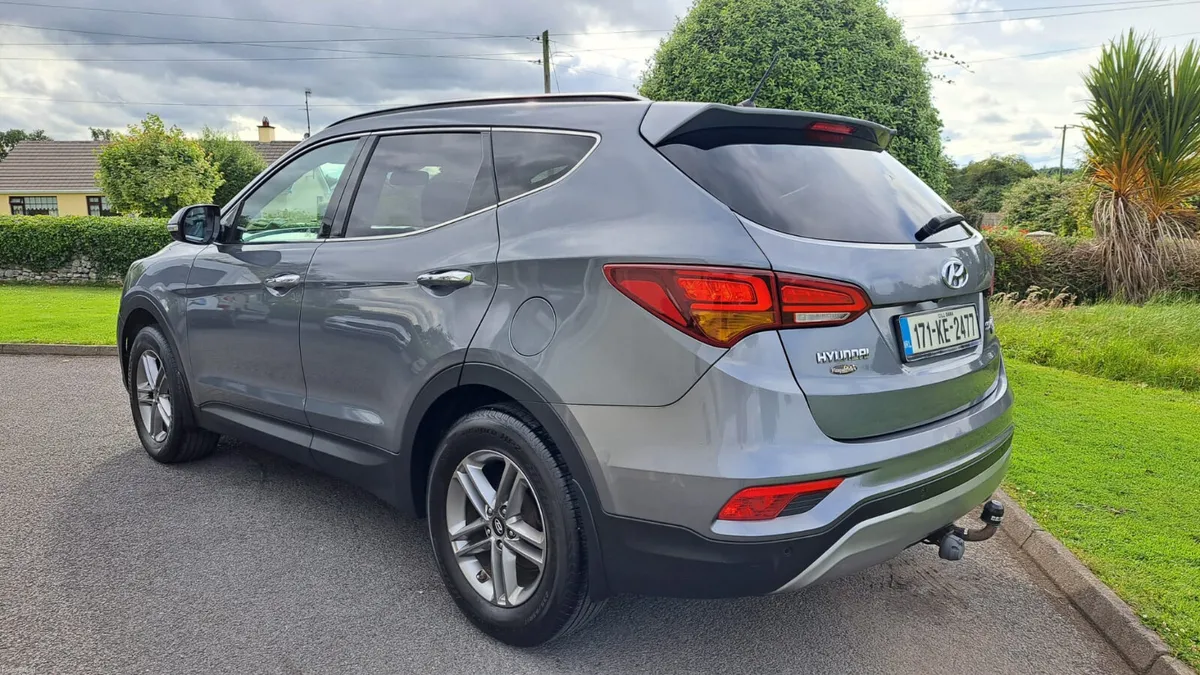 Hyundai Santa Fe 2017 - Image 1
