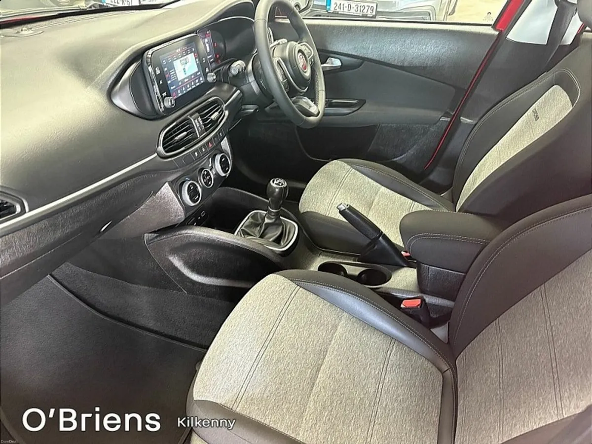 Fiat Tipo CROSS 1.0 100 BHP 5DR *1 OWNER - PRISTIN - Image 4