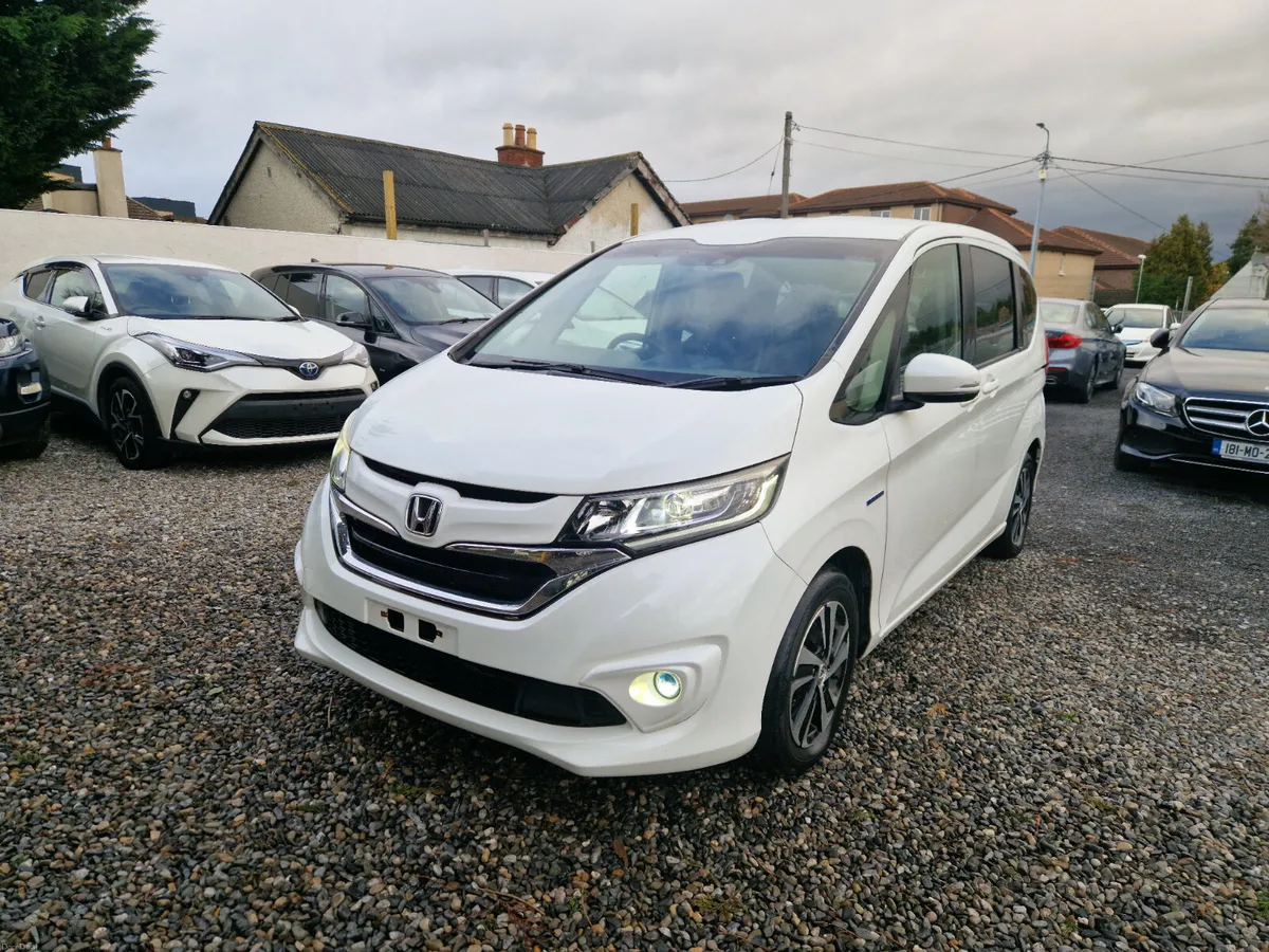 2018 Honda Freed Self charging hybrid 6 seater - Image 4