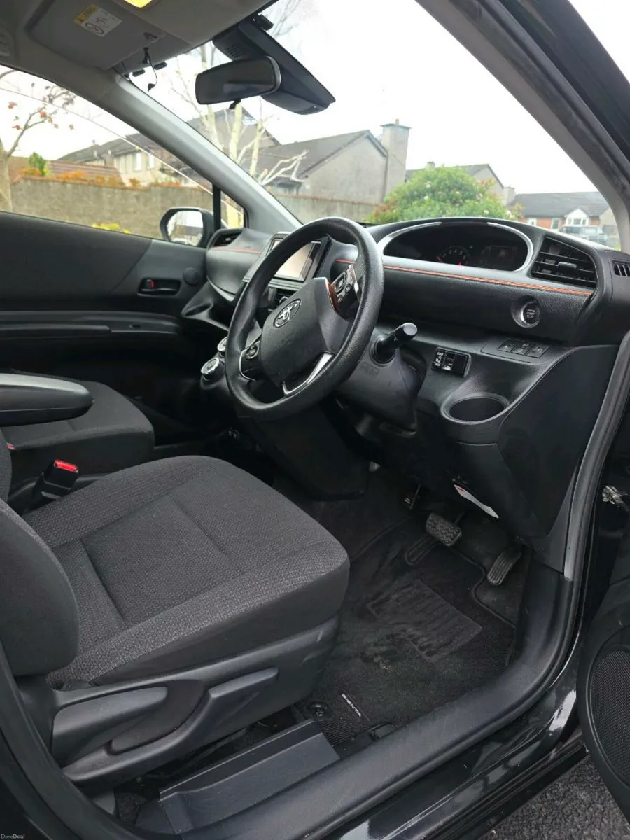 Wheelchair Accessible  Car - Image 4