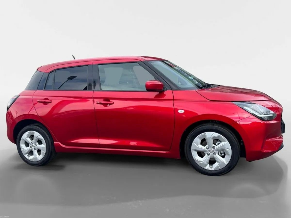 Suzuki Swift 1.2 Hybrid Motion CVT - Image 2