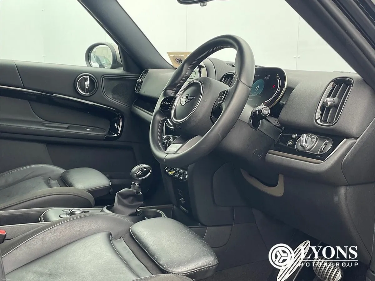 Mini Countryman SHADOW 4X4 Own this car for €106.0 - Image 3