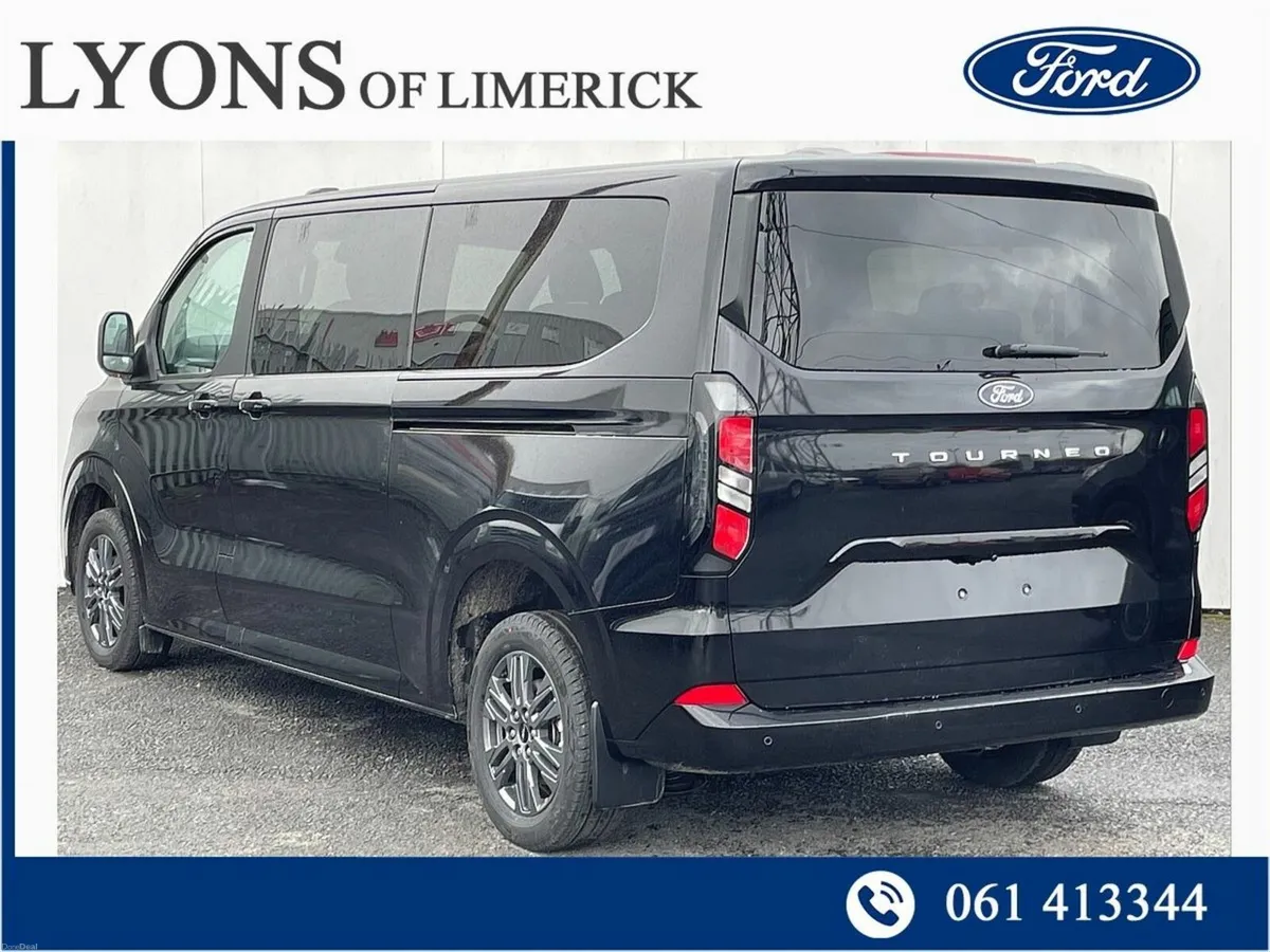 Ford Tourneo Custom LWB Titanium 9 SEATER2.5 phev - Image 3