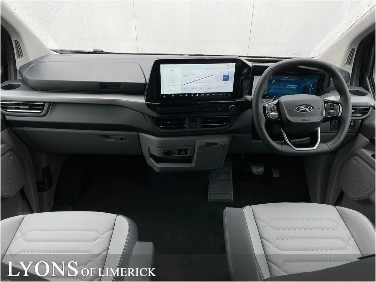 Ford Tourneo Custom LWB Titanium 9 SEATER2.5 phev - Image 4