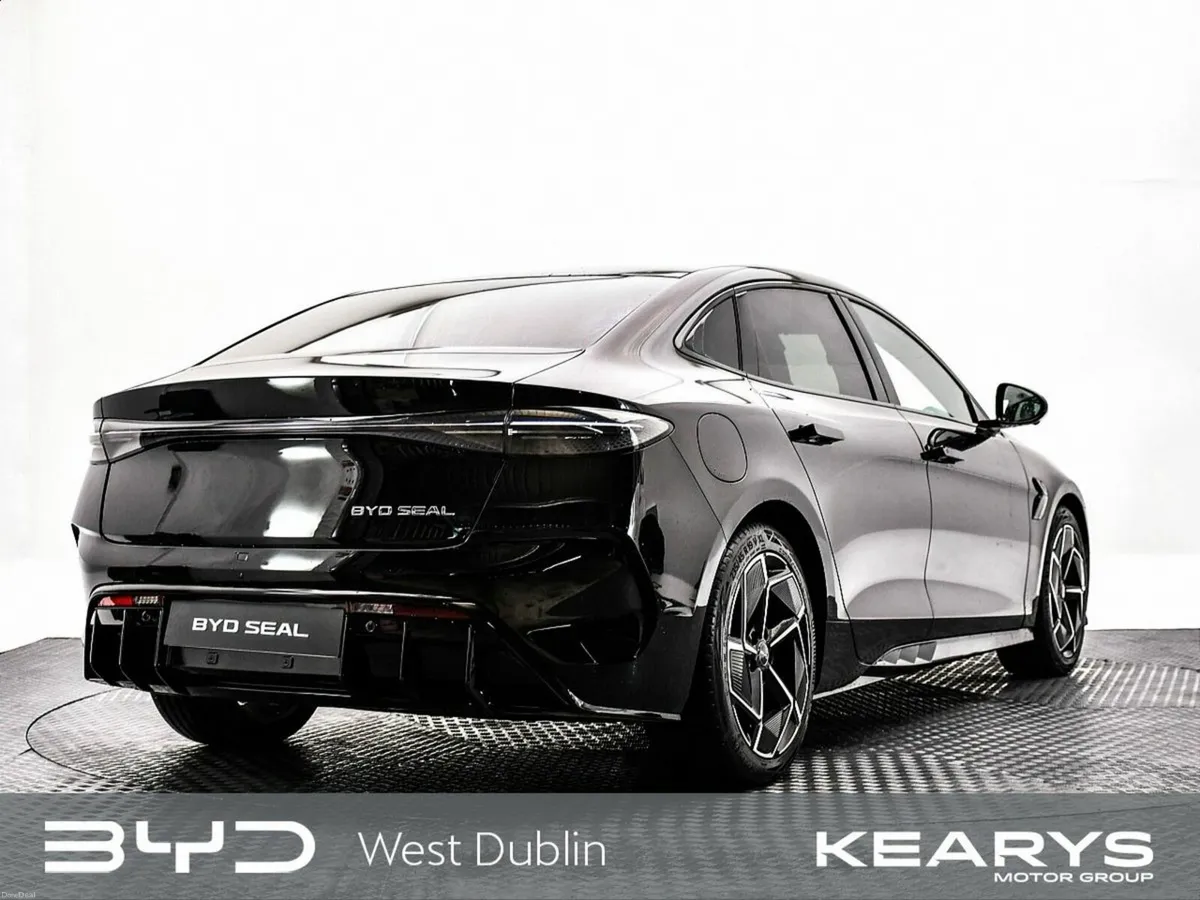 BYD SEAL Order your 261 Seal Excellence Black toda - Image 3