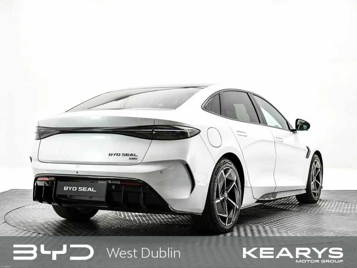 BYD SEAL Order your 261 Seal Excellence White toda - Image 3