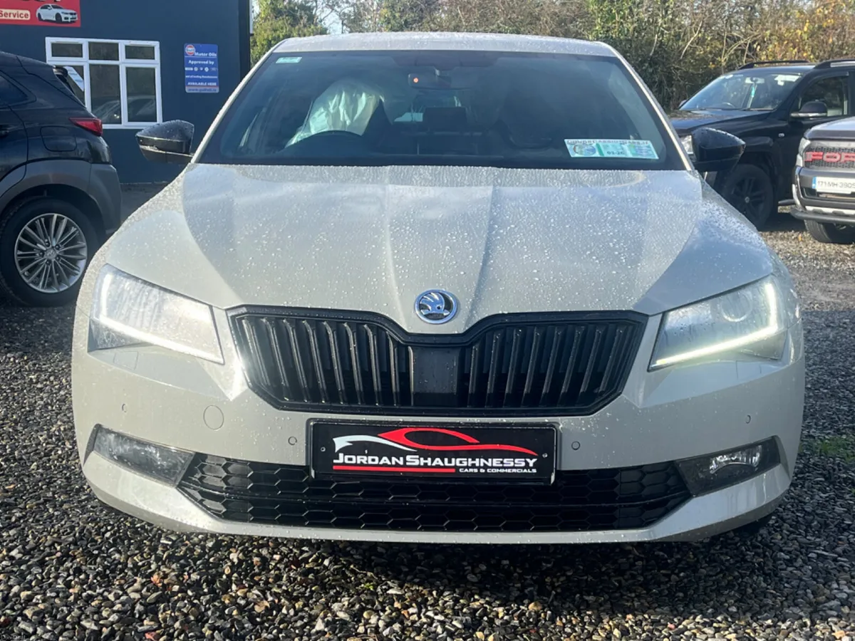 SKODA SUPERB 2.0 TDI SPORTLINE *NARDO GREY* - Image 2