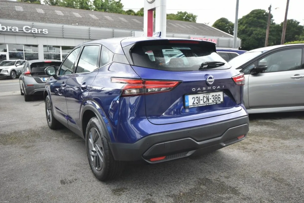 Nissan Qashqai 1.3 PET MILD HYBRID SV - Image 4