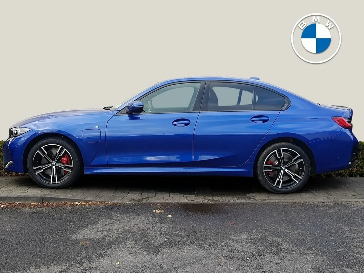 BMW 3-Series 330e M Sport Pro - Image 3