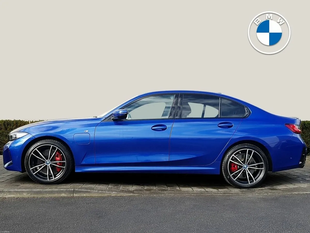 BMW 3-Series 330e xDrive M Sport - Image 4