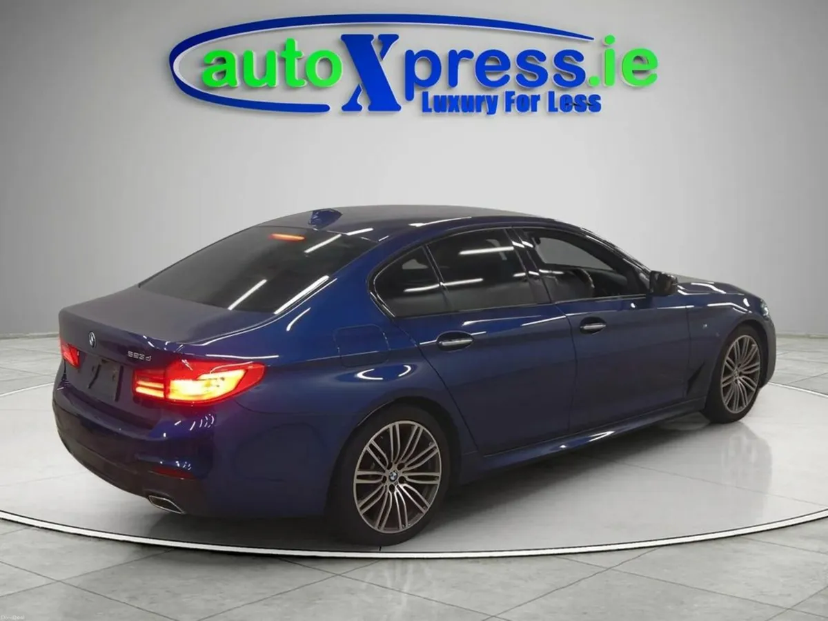 BMW 5-Series 523D M-SPORT Automatic, reversing cam - Image 3
