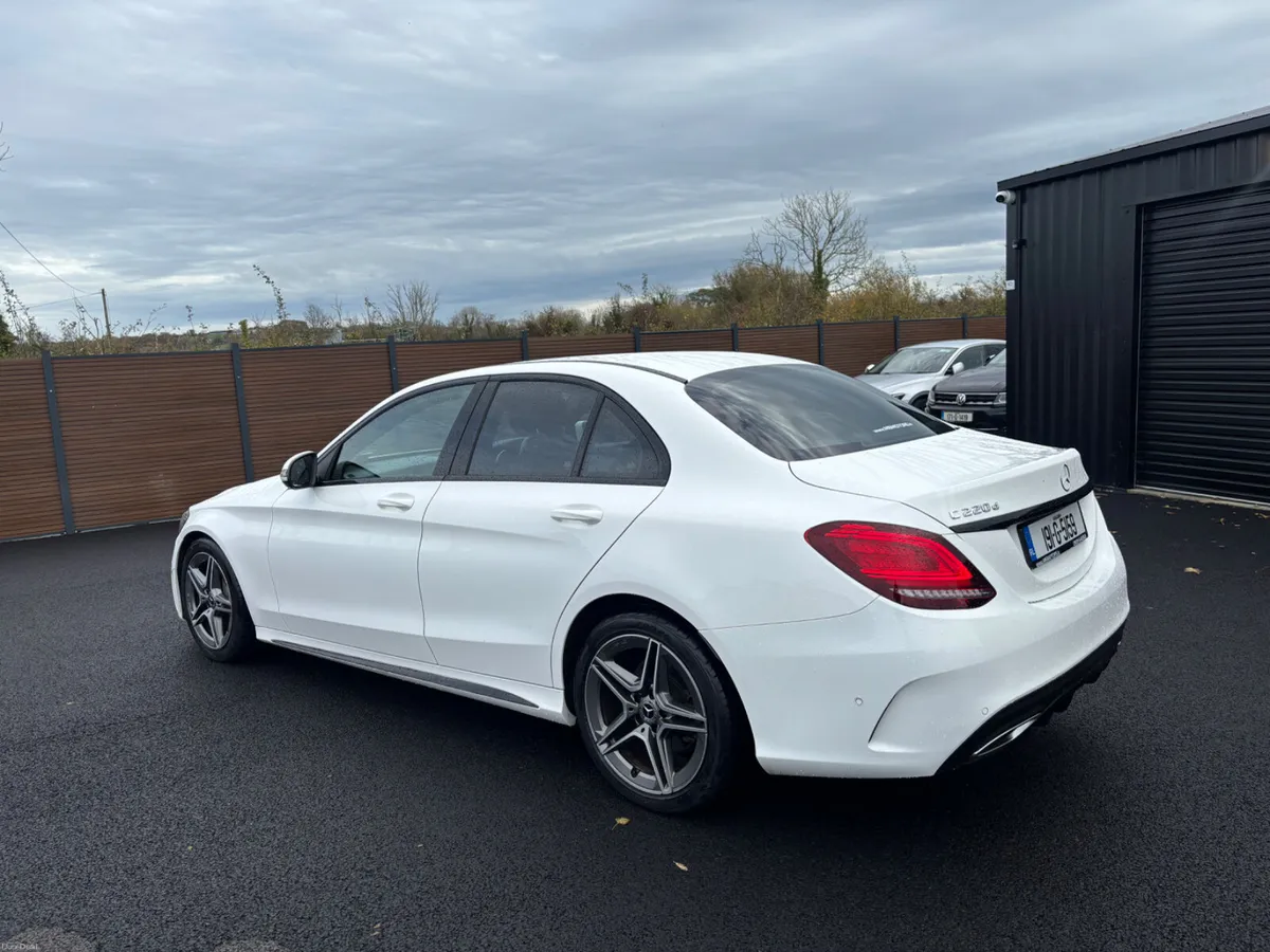 Mercedes-Benz C220d AMG Automatic 2019 - Image 3