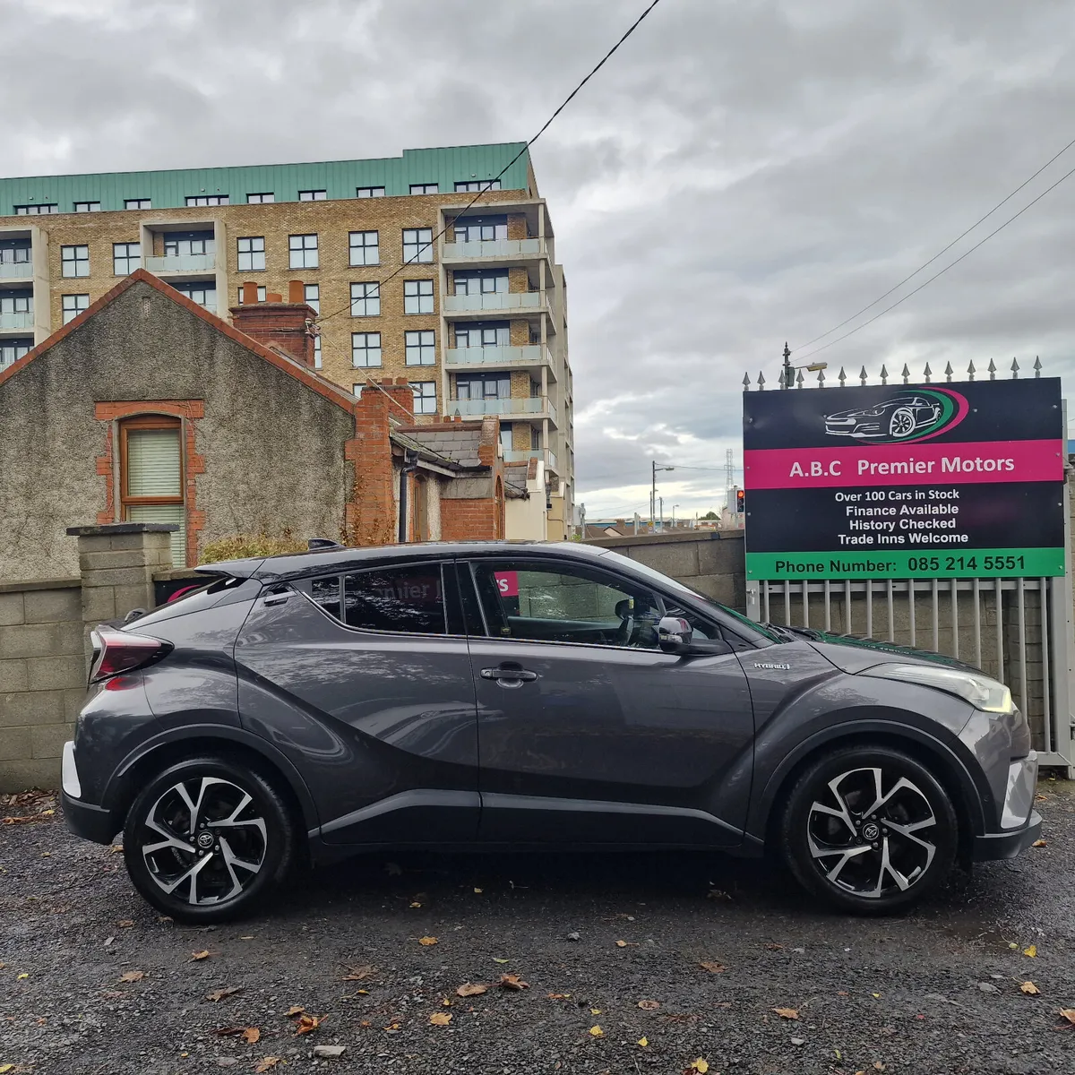 Toyota C-HR 1.8 HYBRID LUNA SPORT - Image 2