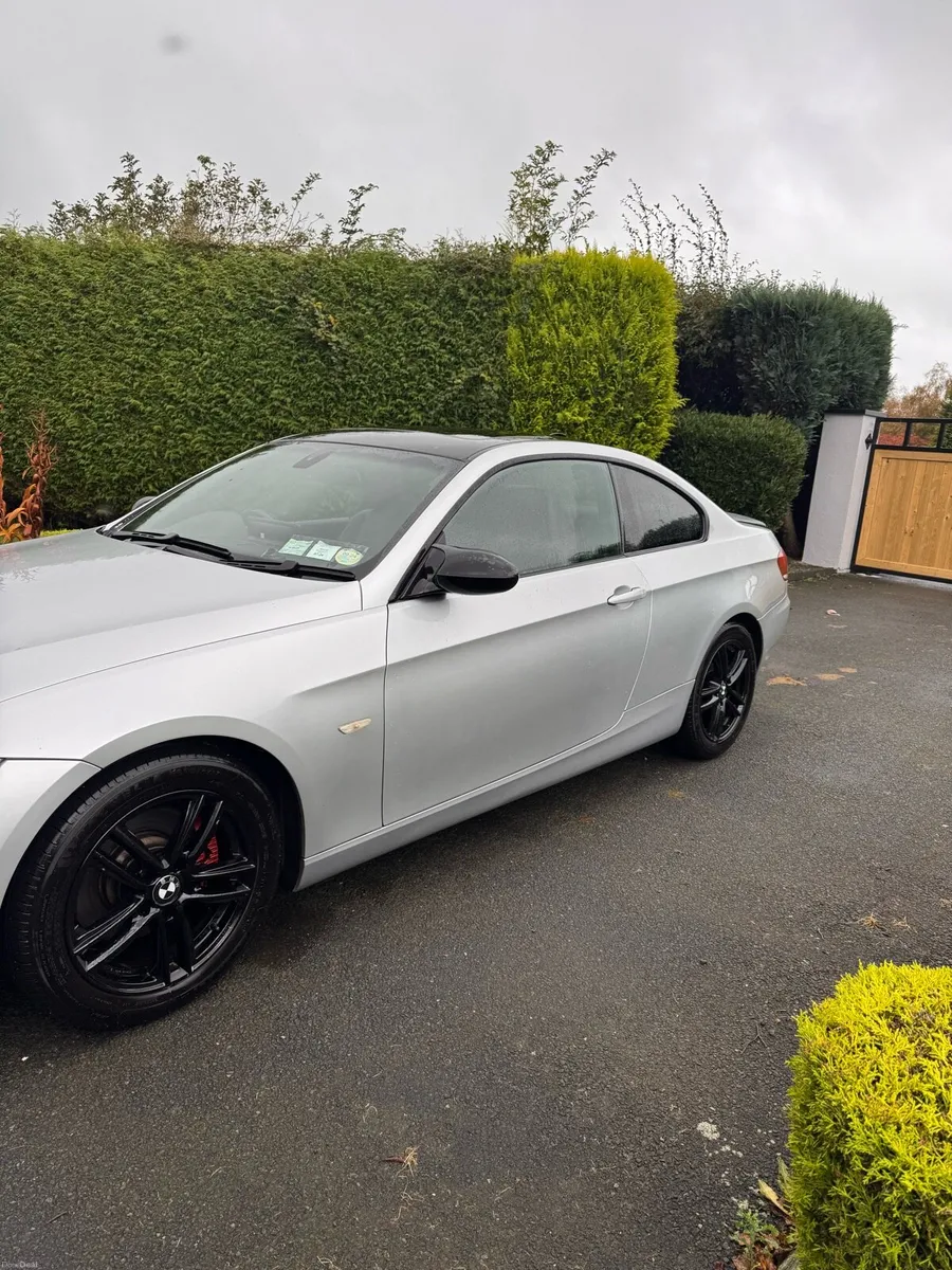 BMW 325i Automatic - Image 4