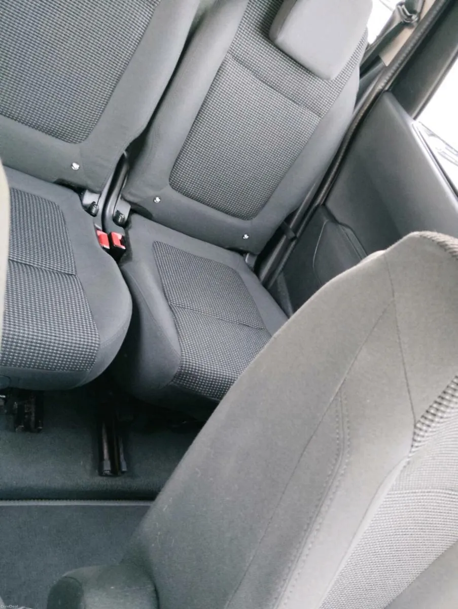 Peugeot automatic 7seeter last price drop - Image 4