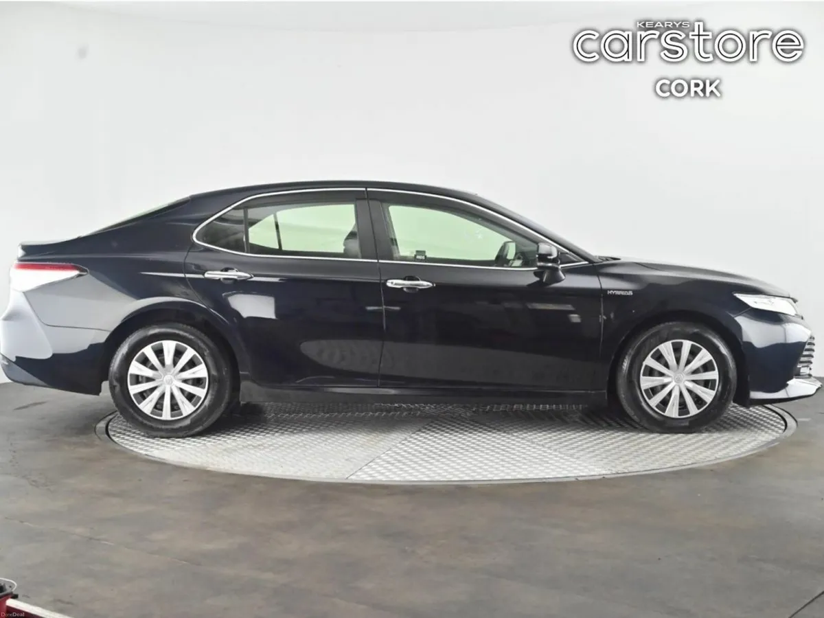 Toyota Camry 2.5 Camry Hybrid Auto - Image 2