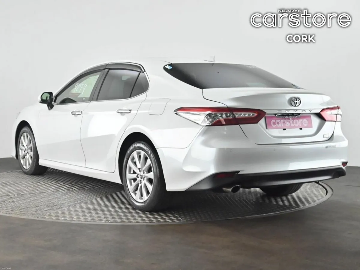 Toyota Camry 2.5 Camry Hybrid Auto - Image 3