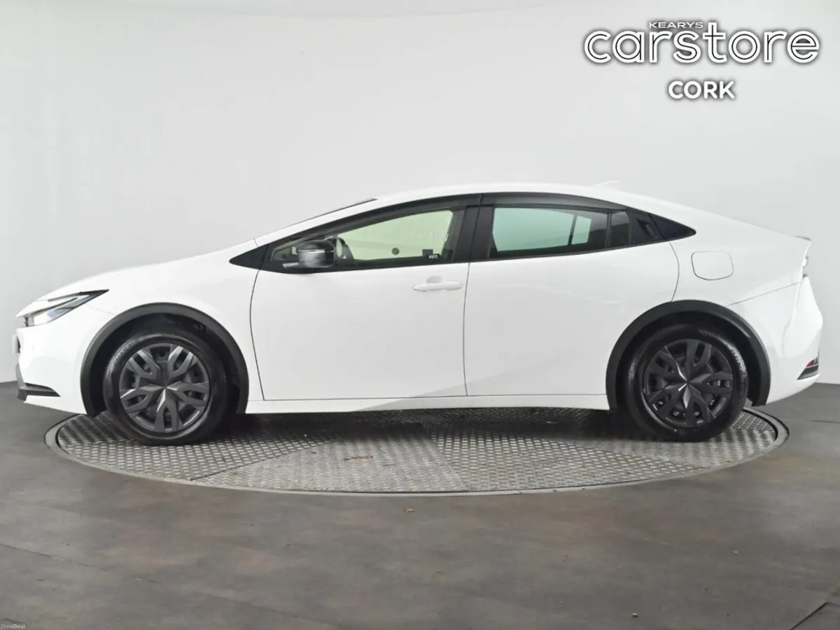 Toyota Prius 1.8 Hybrid Auto - Image 6