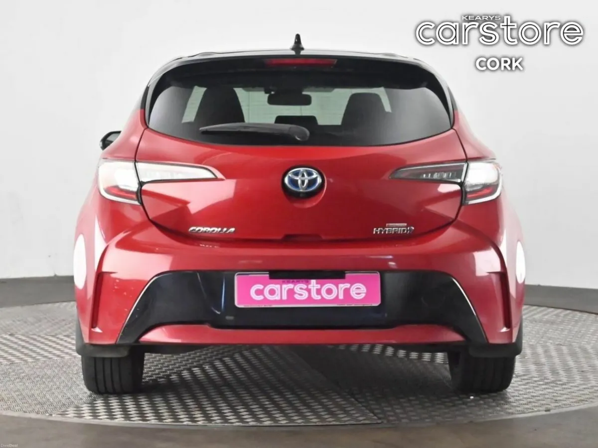 Toyota Corolla 1.8 Hybrid Luna Sport Hatchback - Image 4