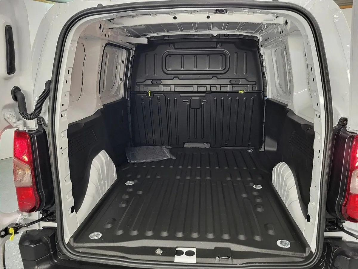Citroen Berlingo BERLINGO LX PLUS **Demo Sale**  F - Image 5