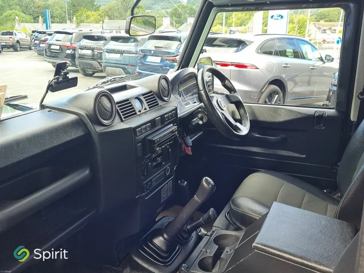 Land Rover Defender DEFENDER 90 2DR - Image 3