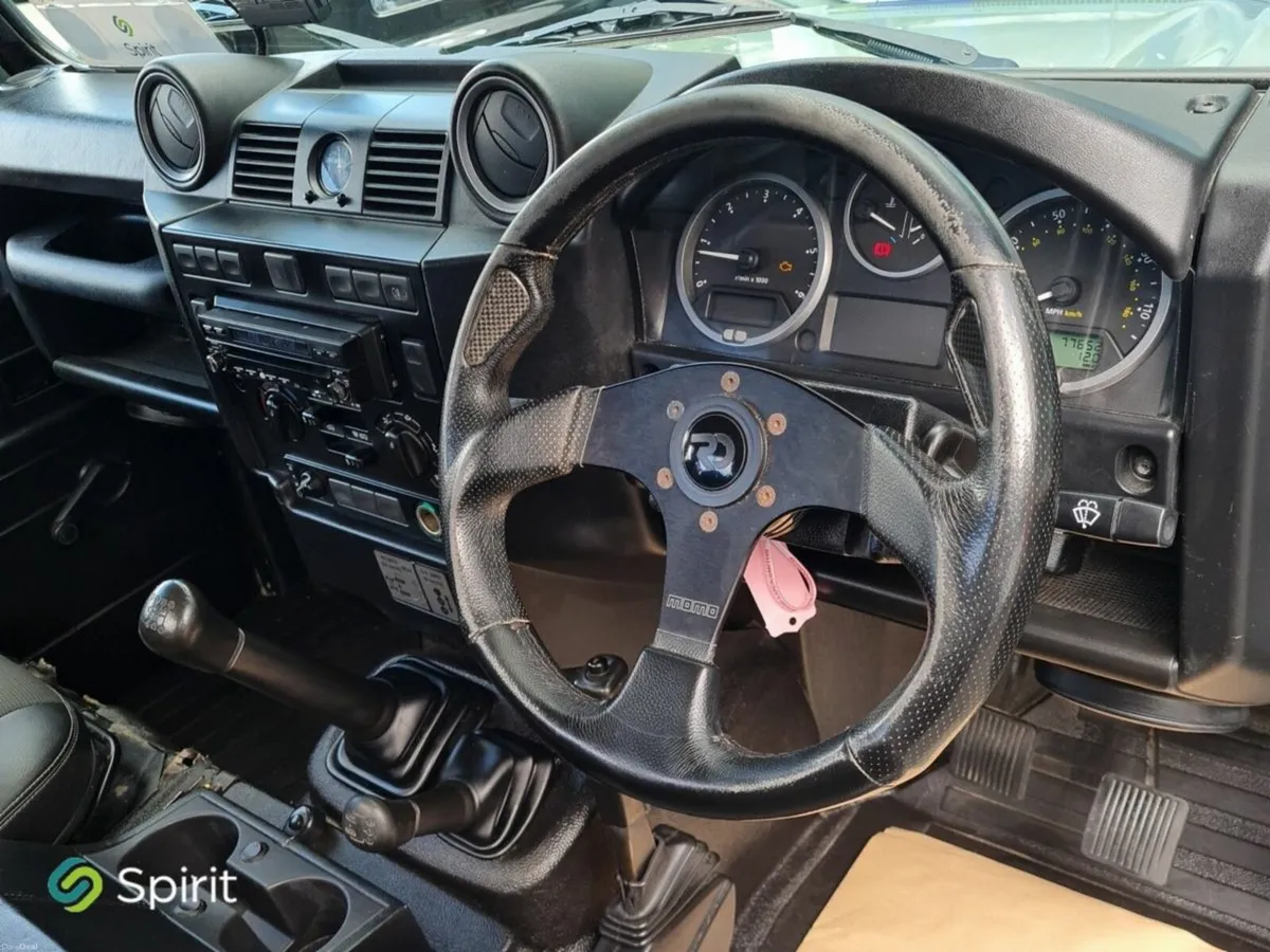 Land Rover Defender DEFENDER 90 2DR - Image 4