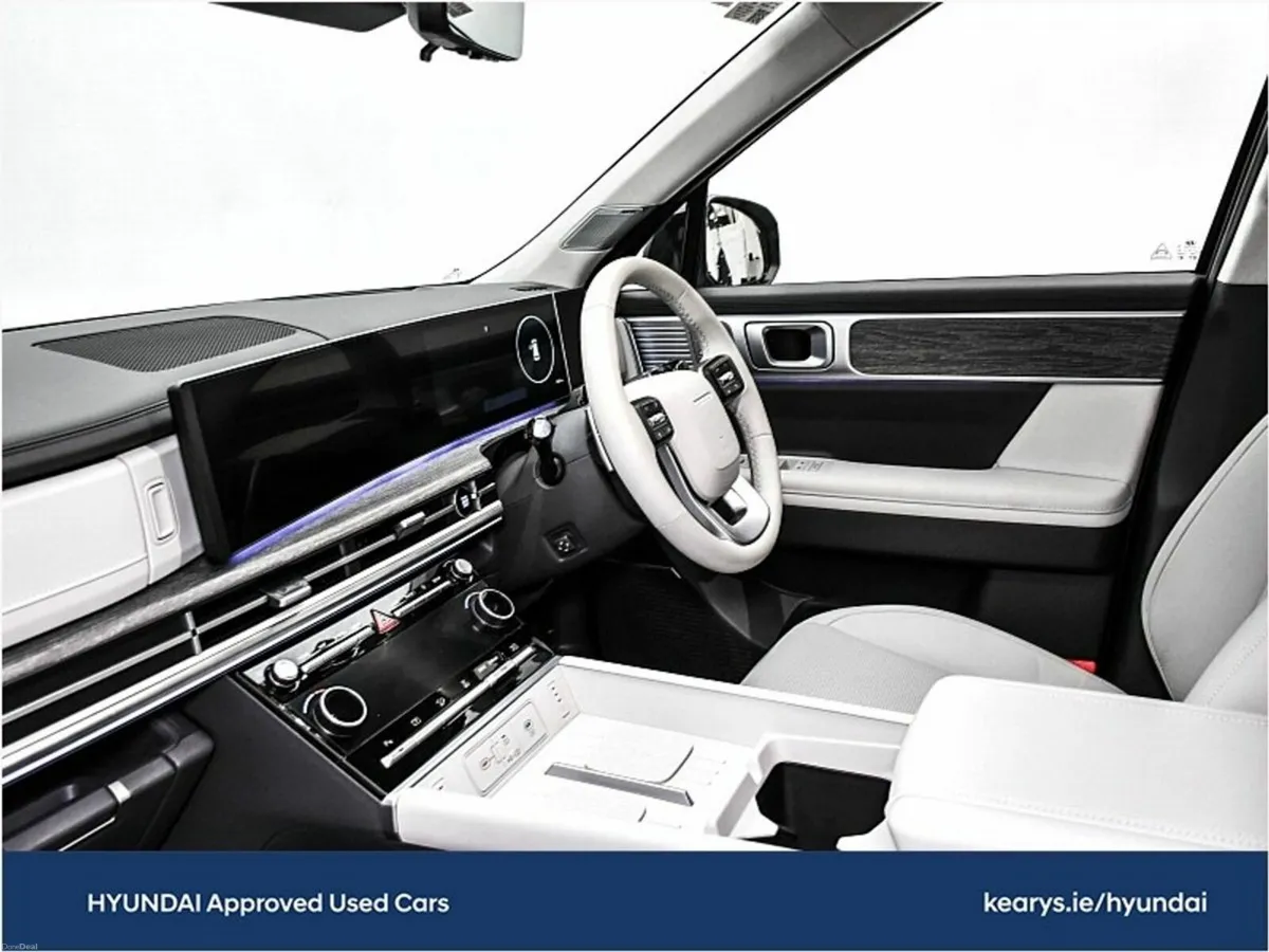 Hyundai Santa Fe PHEV 4WD Premium - Image 5
