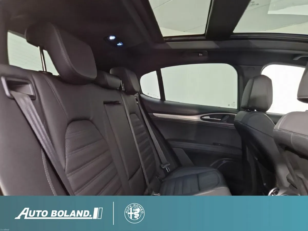 Alfa Romeo Stelvio 2.2 Veloce Q4 - Sunroof, red ca - Image 5