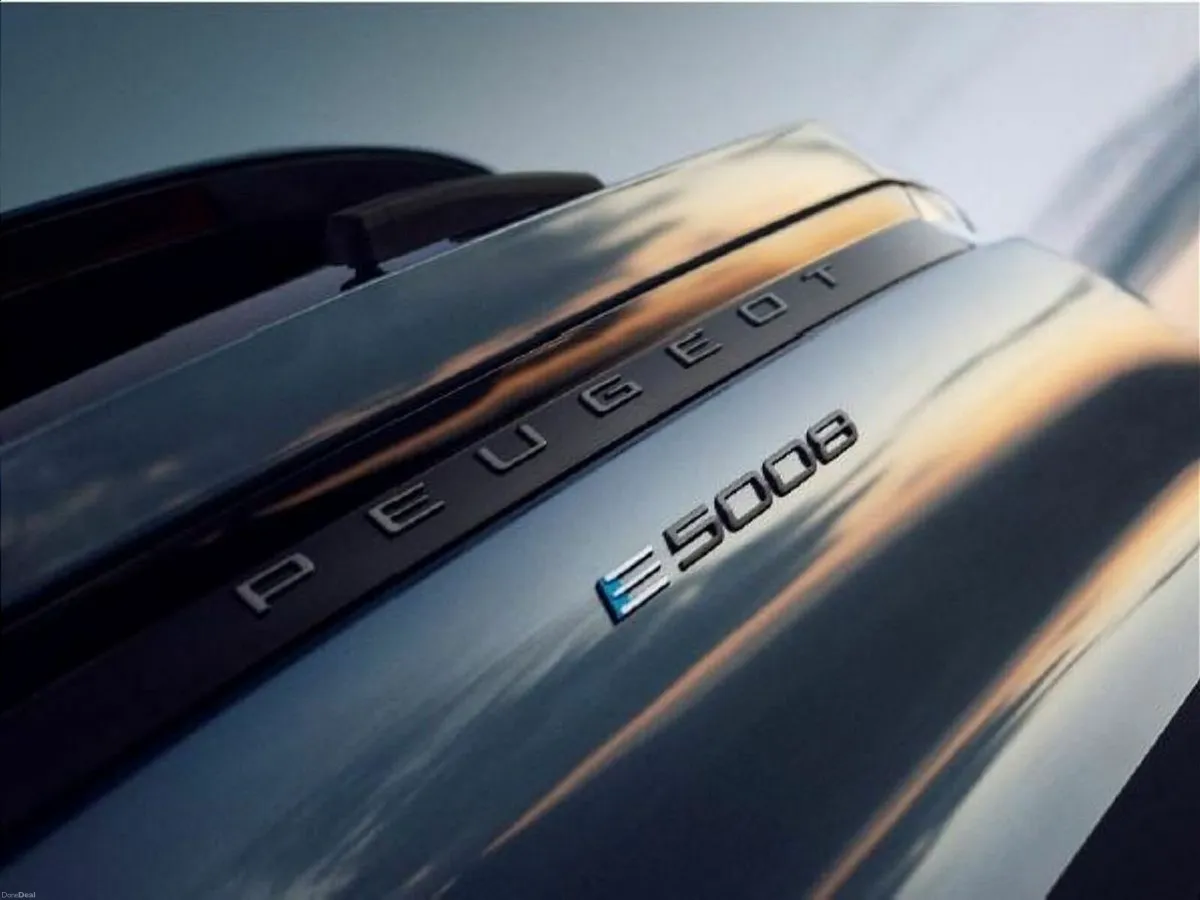 Peugeot 5008 Allure Hybrid 145bhp *ORDER YOUR 262 - Image 5