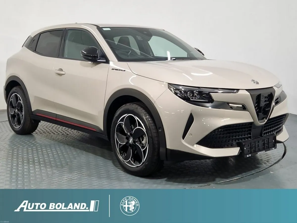 Alfa Romeo Junior ELETTRICA Speciale 156HP Tech & - Image 1