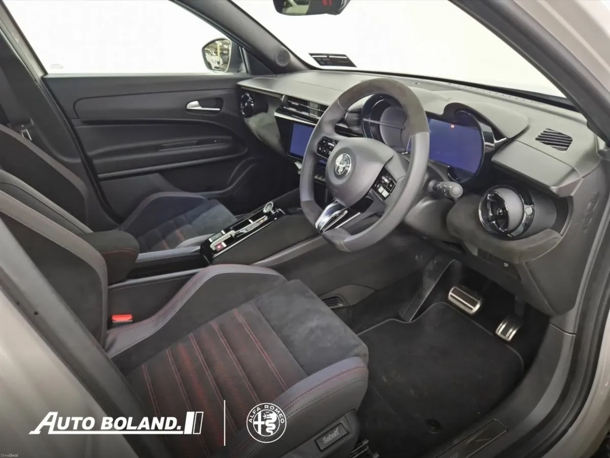 Alfa Romeo Junior ELETTRICA Speciale Tech & Interi - Image 3