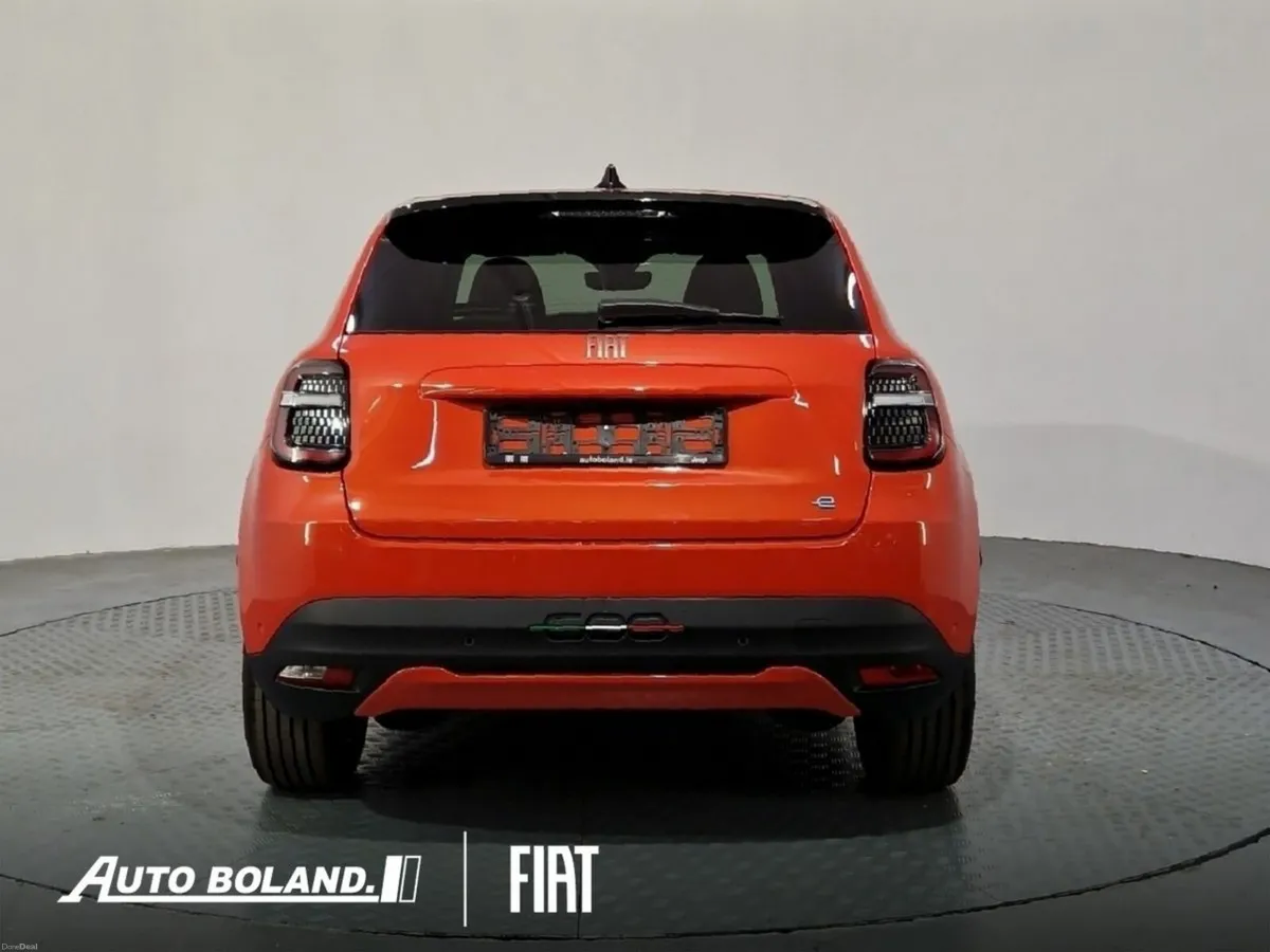 Fiat 600 La Prima 1.2 100hp Hybrid Auto - Image 4