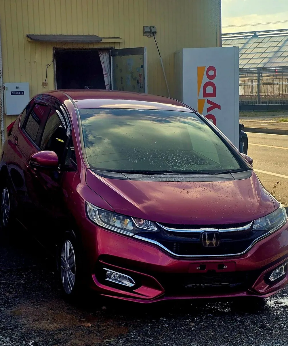 HONDA FIT 1.3  PTEROL LOW MILEAGE HIGH SPECS - Image 2