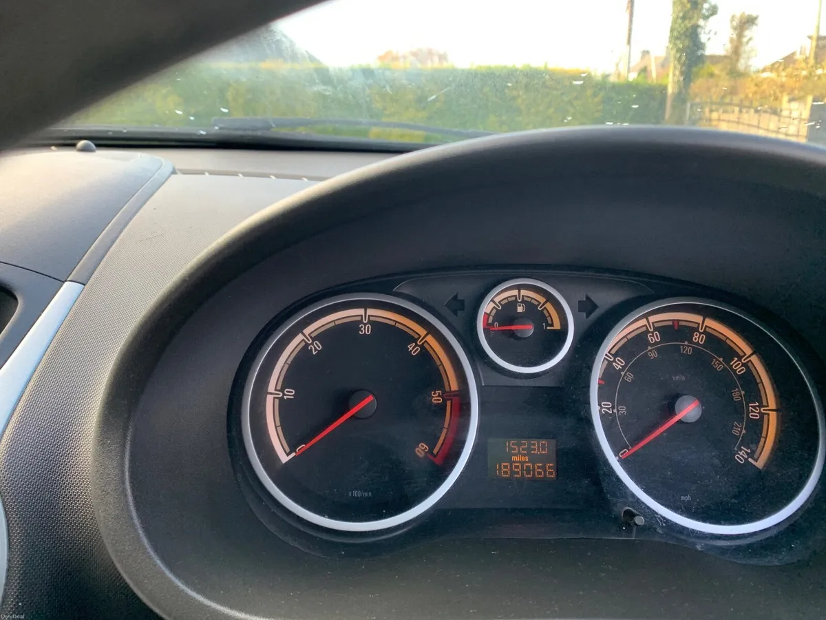 Vauxhall Corsa 2011 - Image 4