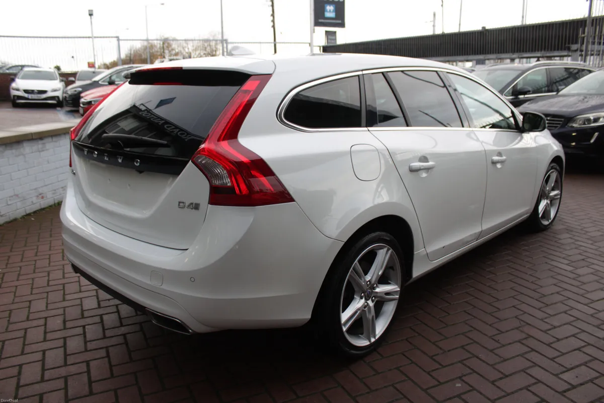 2.0D4 SE LUXURY DELUXE 5DR ESTATE AUTOMATIC - Image 4