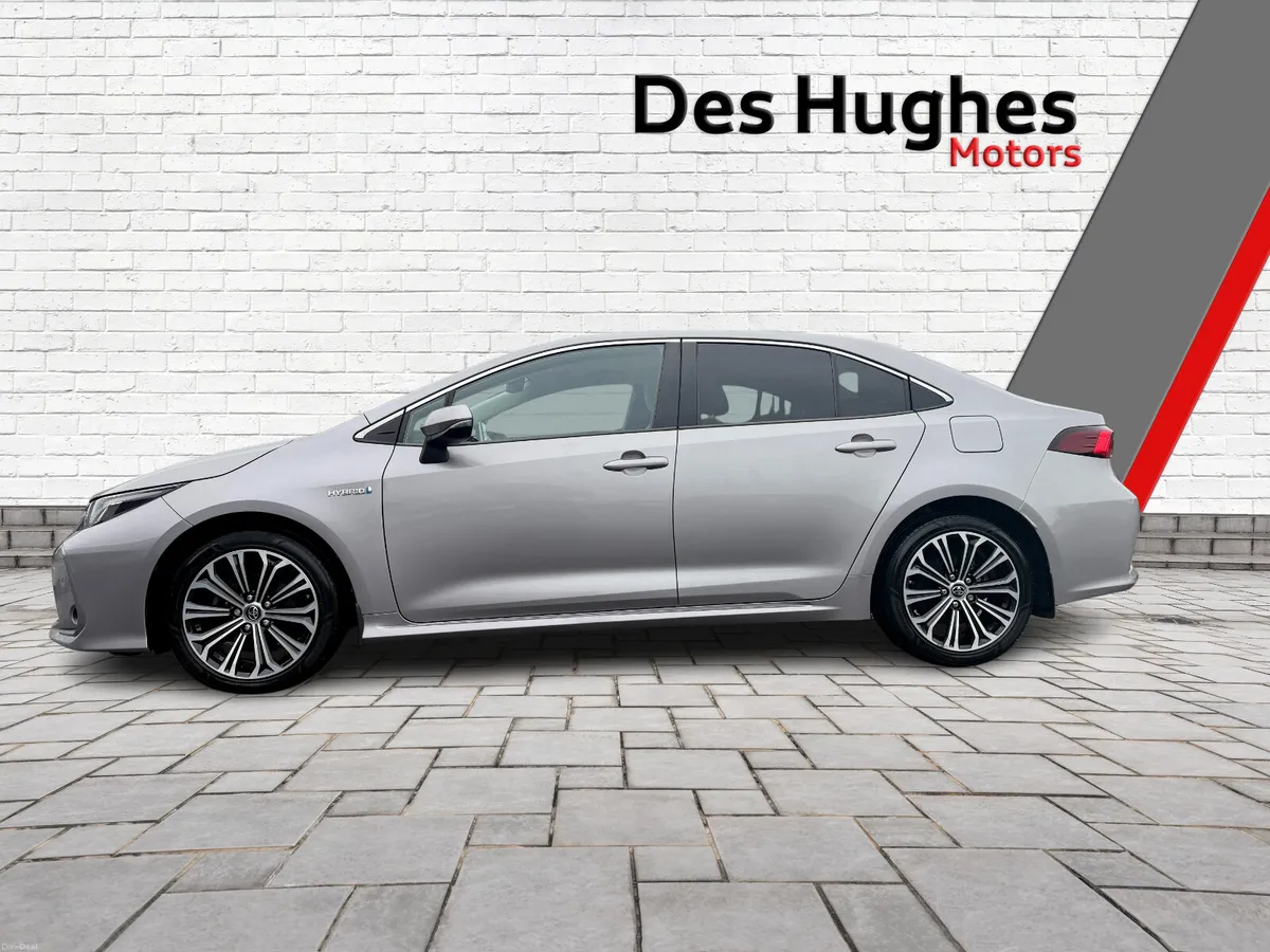 Toyota Corolla 2020 Luna-Sport Saloon Hybrid - Image 3