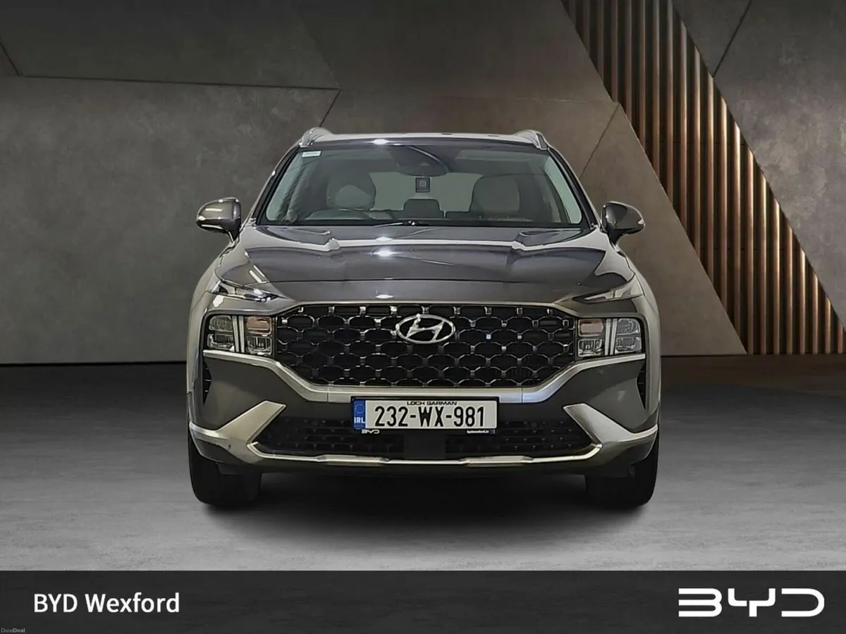 Hyundai Santa Fe 1.6 PHEV 4WD Executive Plus Auto - Image 2