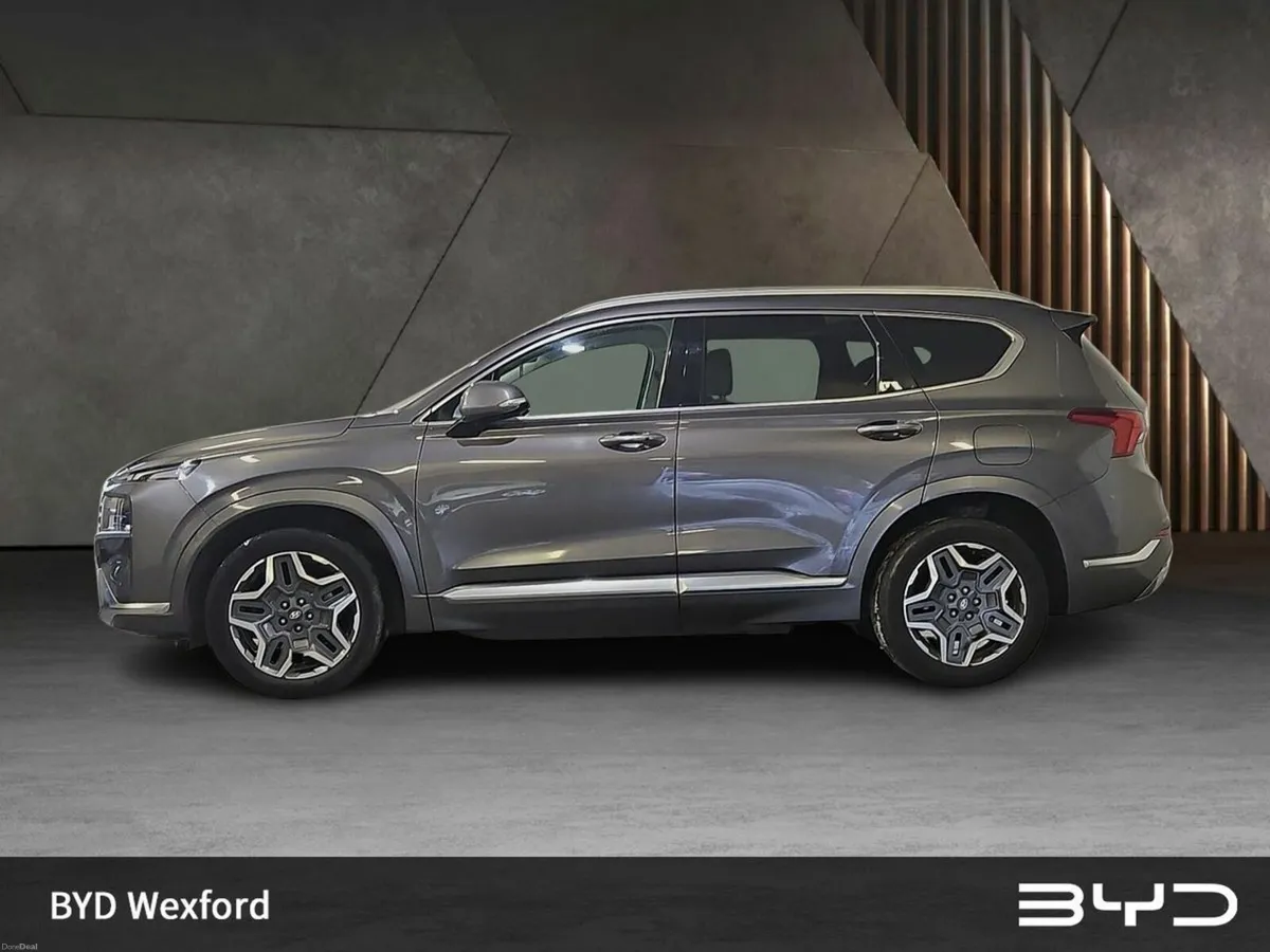 Hyundai Santa Fe 1.6 PHEV 4WD Executive Plus Auto - Image 4