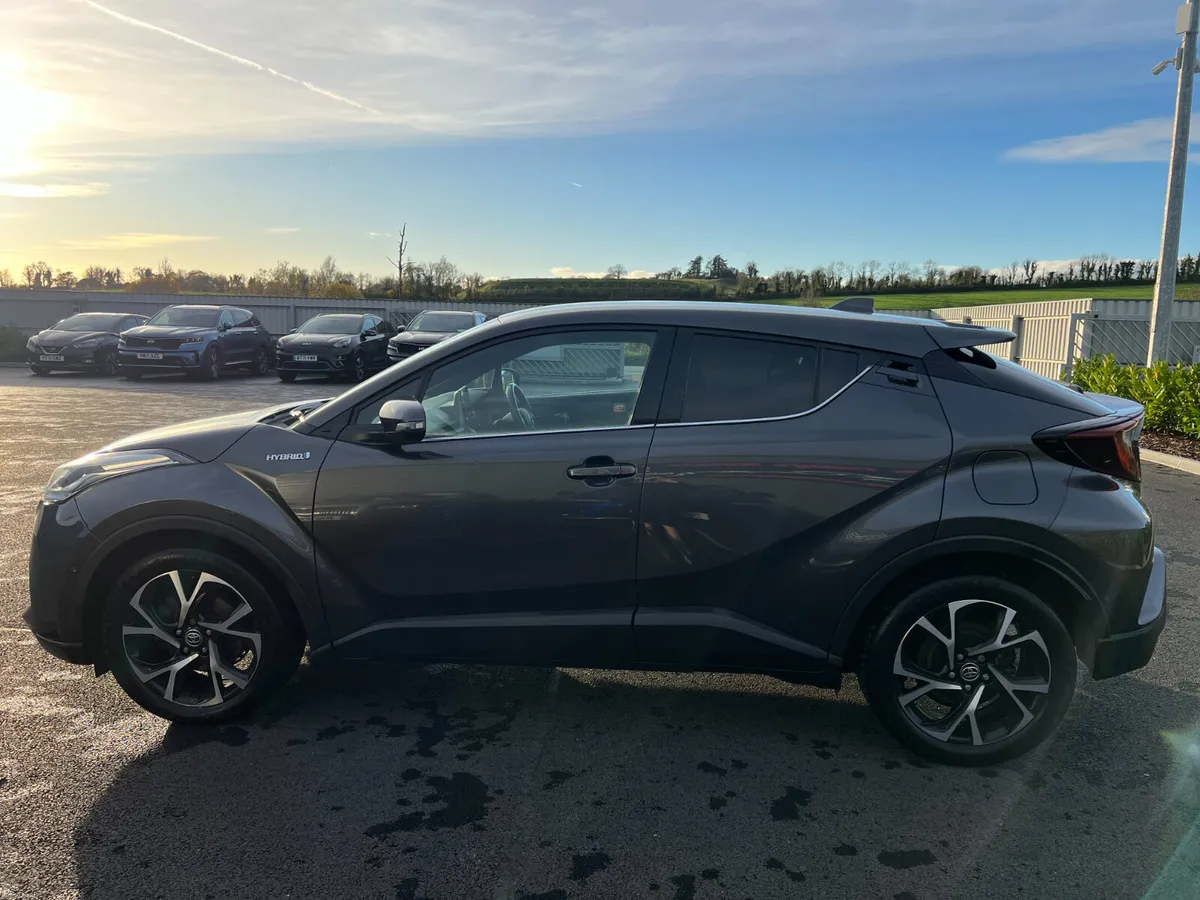 2021 Toyota CH-R Design 1.8 CVT Hybrid - Image 6