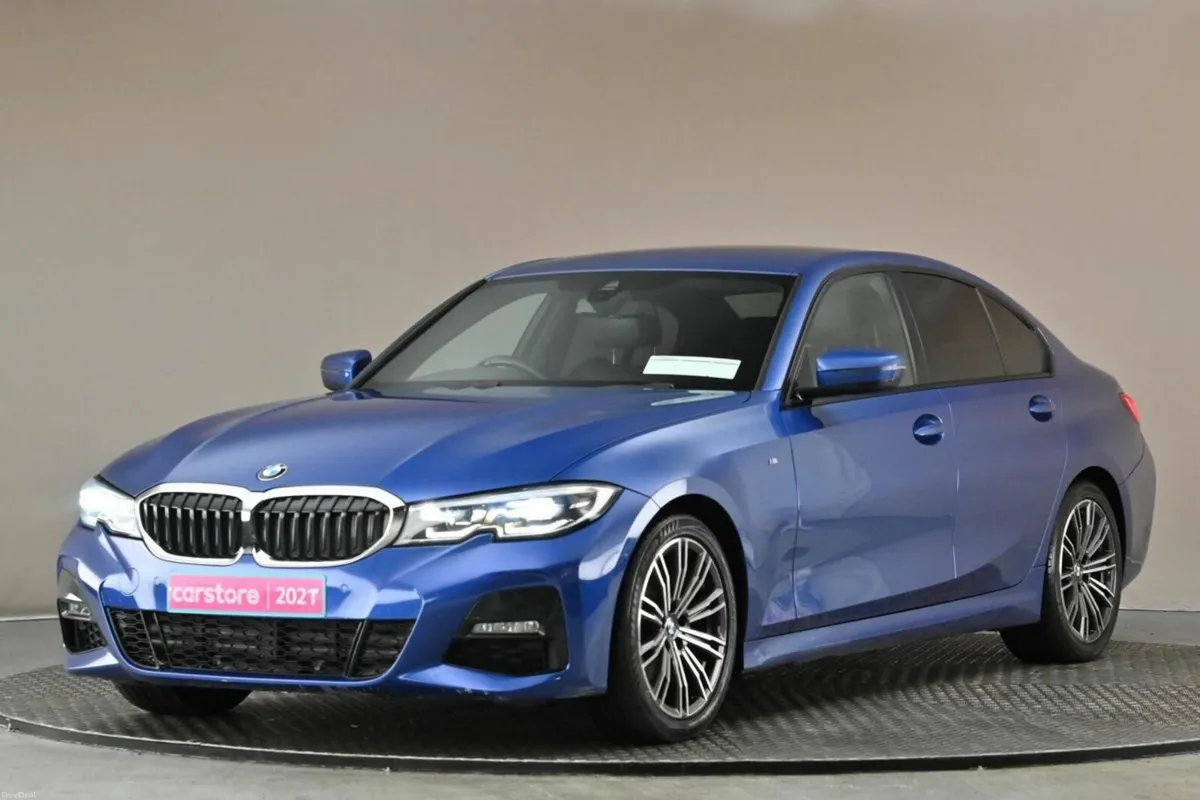 BMW 3-Series 320i M SPORT - Image 3