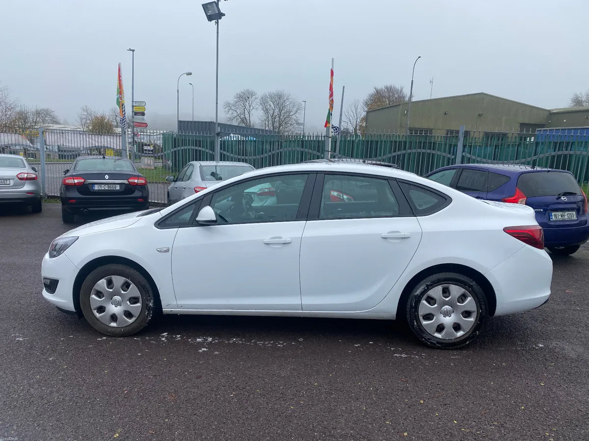 Opel Astra 2014 - Image 3