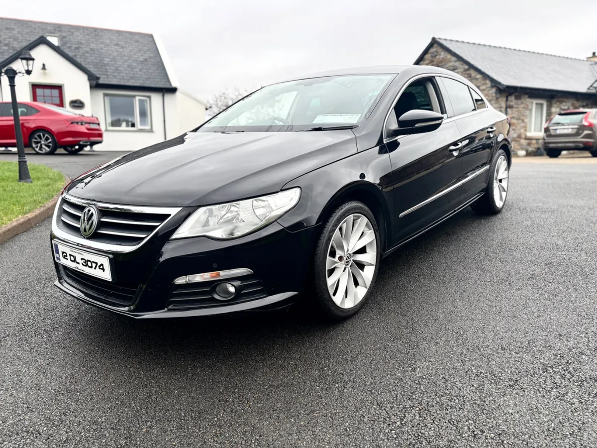 Volkswagen Passat 2012 - Image 1