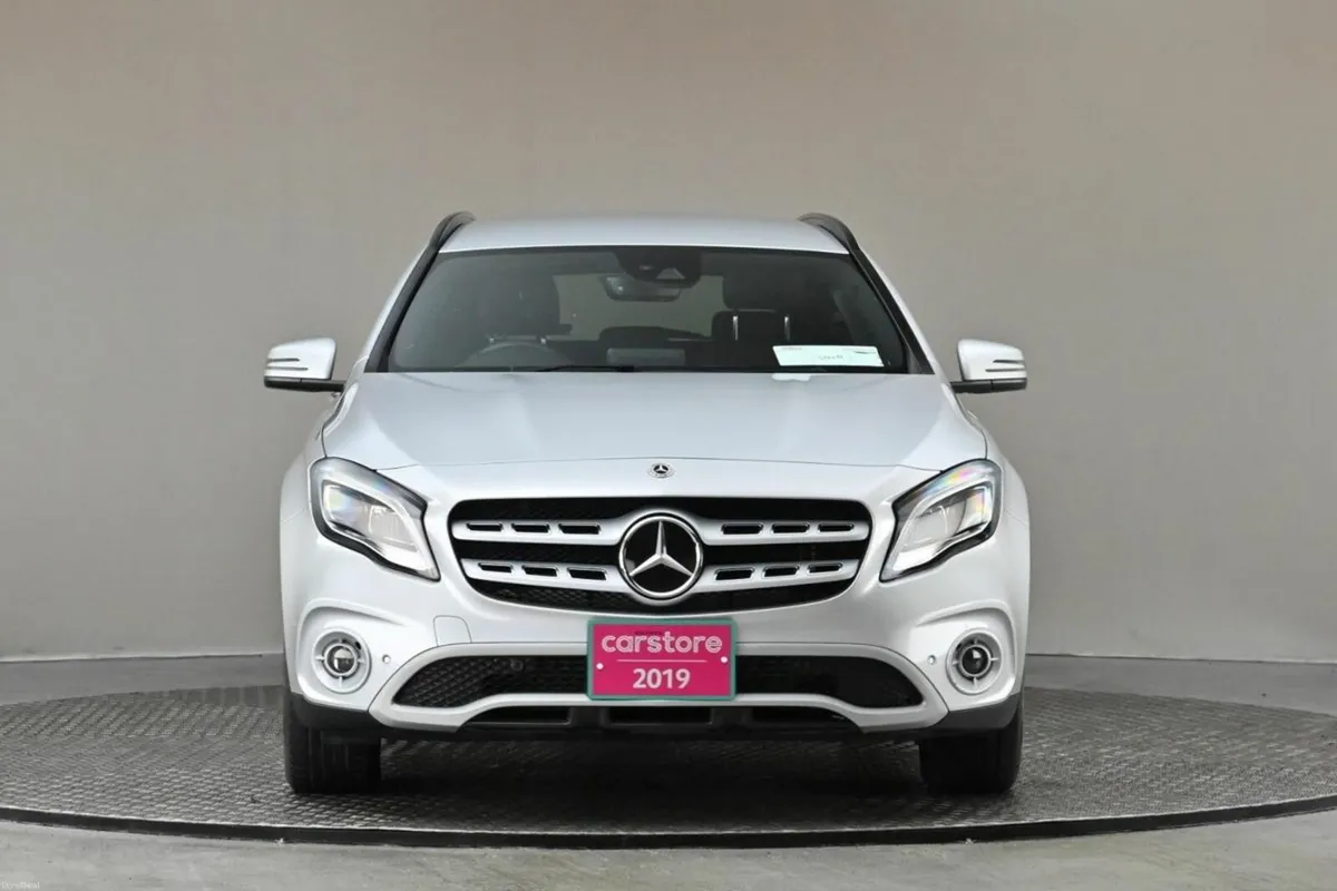 Mercedes-Benz GLA GLA 180 **POWERED TAILGATE**HALF - Image 2
