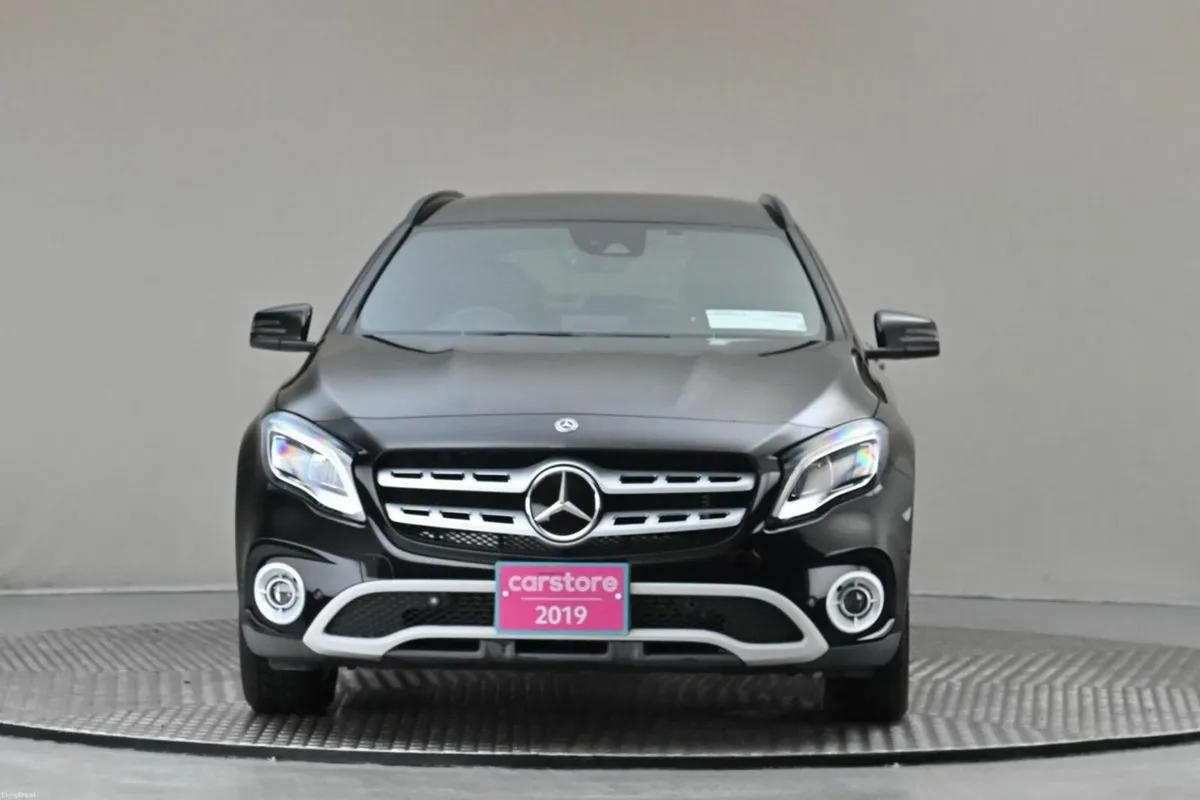 Mercedes-Benz GLA GLA 180 **POWERED TAILGATE**HALF - Image 2